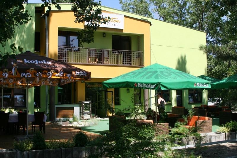 Garni Hotel Cosmopolitan سينيتش المظهر الخارجي الصورة