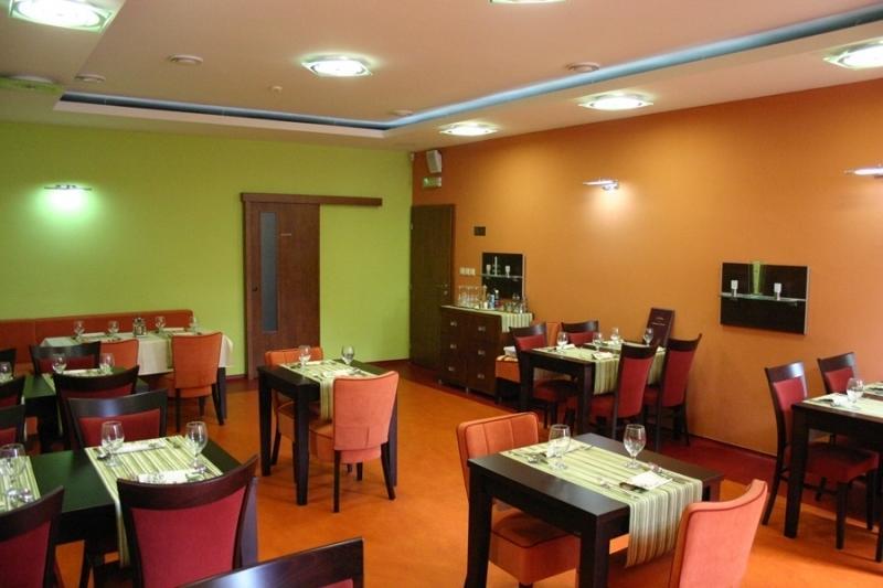 Garni Hotel Cosmopolitan سينيتش المظهر الخارجي الصورة