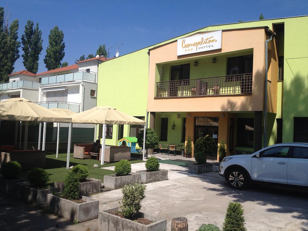 Garni Hotel Cosmopolitan سينيتش المظهر الخارجي الصورة
